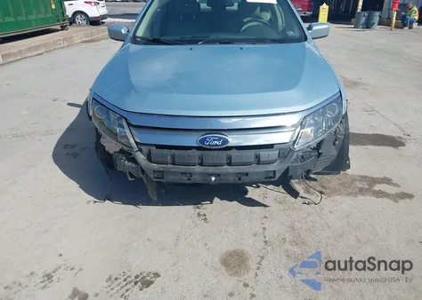 2010 Ford Fusion Hybrid z USA, uszkodzony, nr VIN 3FADP0L34AR392376